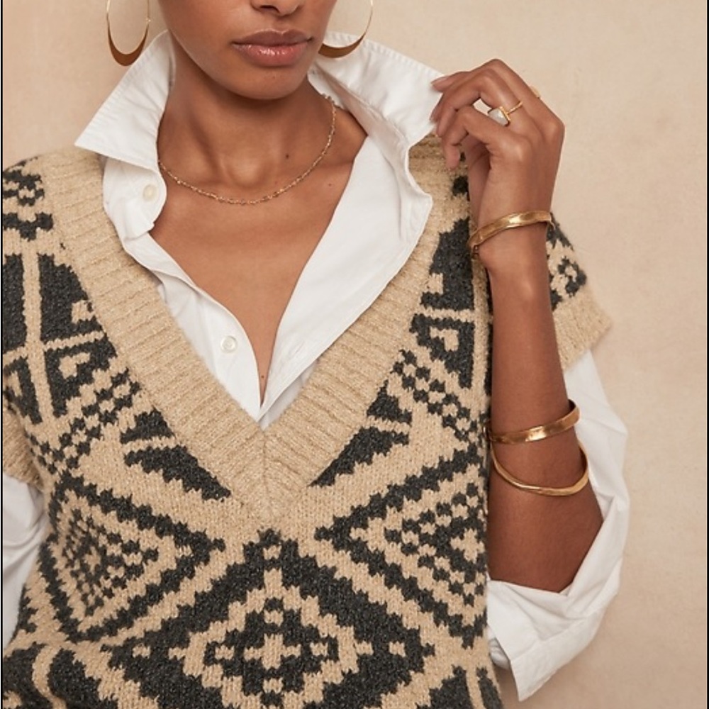 Banana Republic Beige and Black V-Neck Sweater Vest
